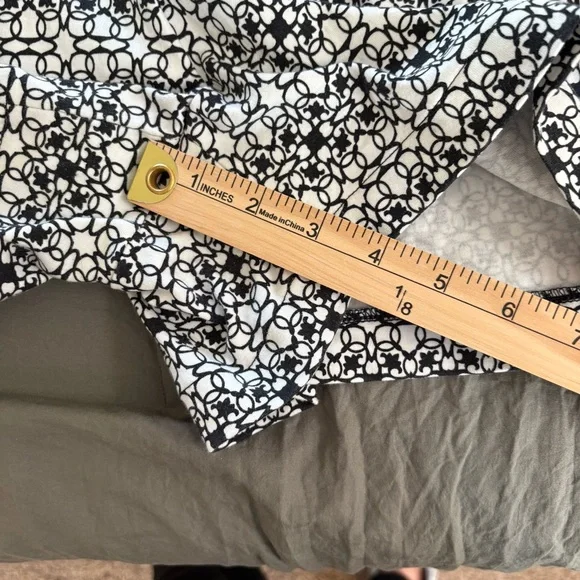 New York & Company Black white Cotton Sleeveless Romper. Size Medium. - Picture 12 of 12